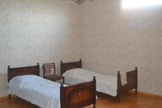 Хостелы Vachik Hostel Тбилиси Односпальная кровать в общем номере с 4 кроватями-1