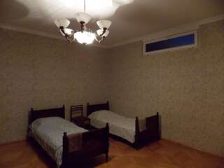 Хостелы Vachik Hostel Тбилиси Односпальная кровать в общем номере с 4 кроватями-5